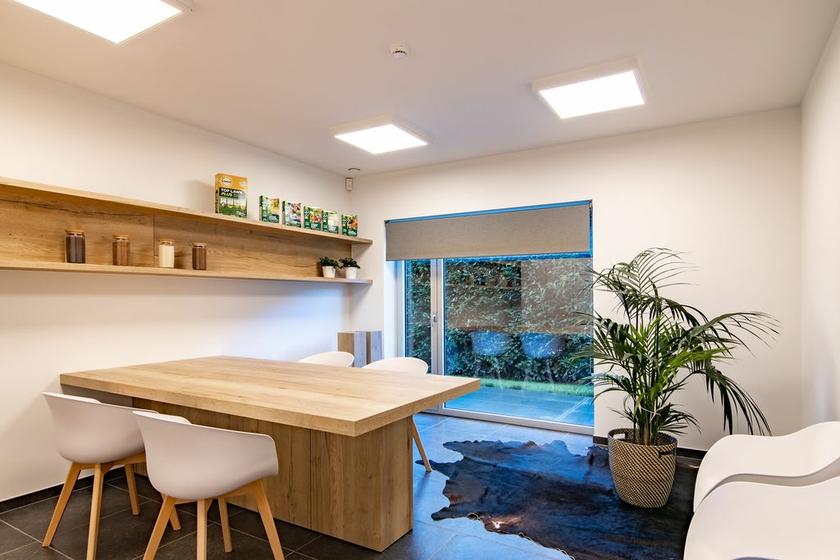 kantoor binnen schilderen en behangen door Schilderwerken Lafaut