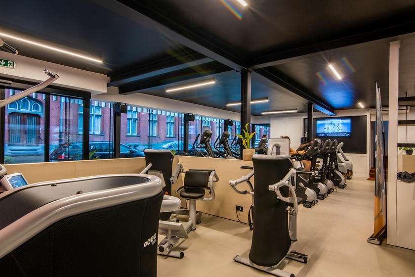 schilderen fitnessruimte door Lafaut Schilderwerken 